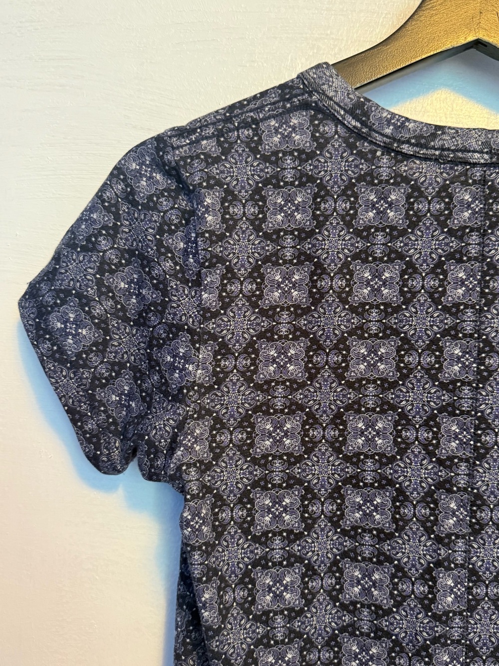 Rag & Bone Allover Angle Paisley Tee in Midnight - Picture 8 of 14